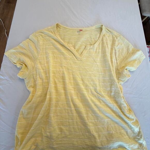 GAP Tops - Gap Women's Yellow Shirt